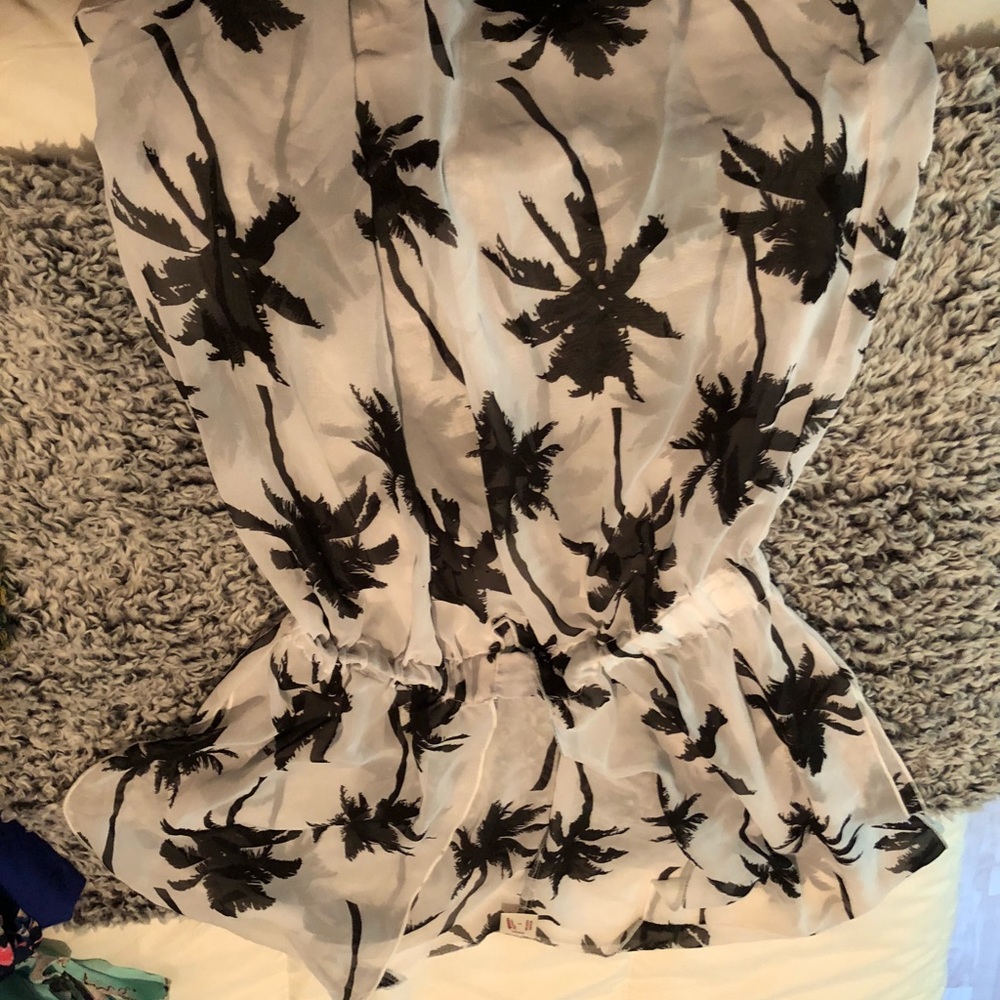 Black and white Arizona cover up.